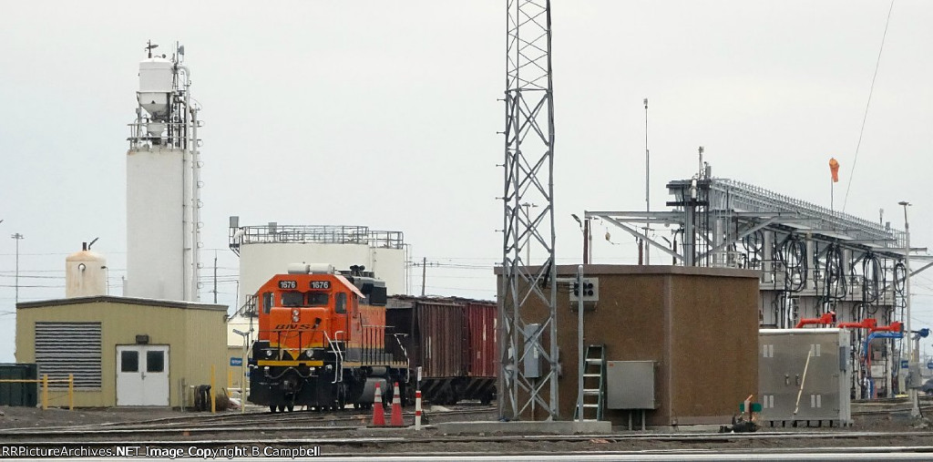 BNSF 1676